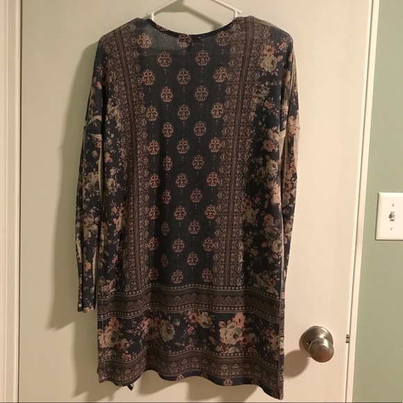 Flowy Patterned Cardigan Like New - Picture 5 of 5
